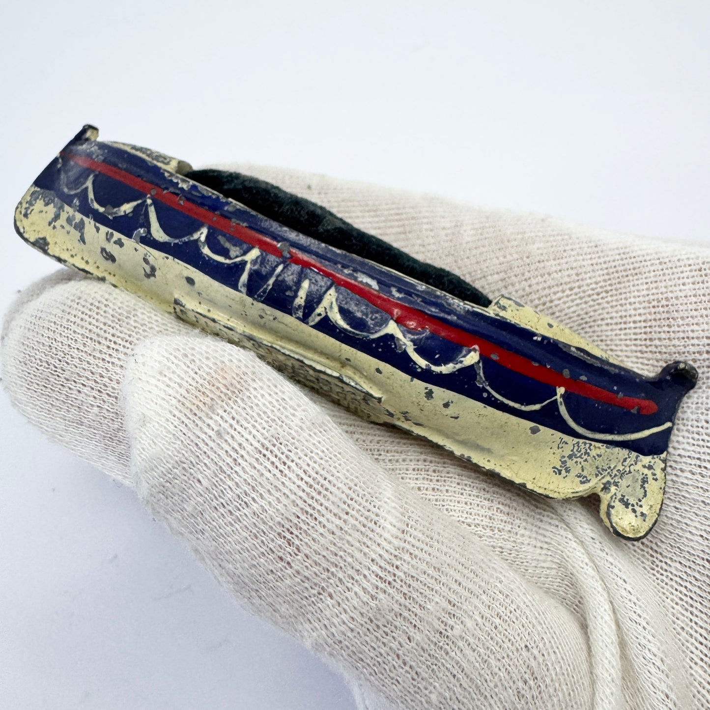 Royal National Life-boat Institution. Antique Metal Pin Cushion