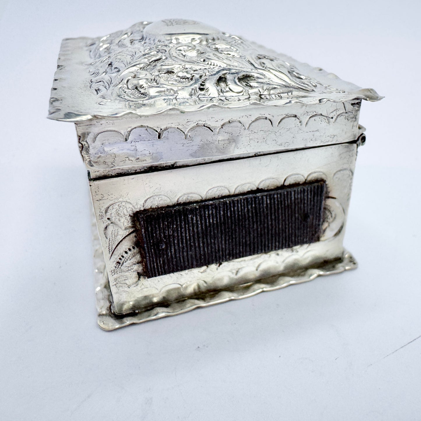 London 1888. Antique Victorian Sterling Silver Table Match Box.