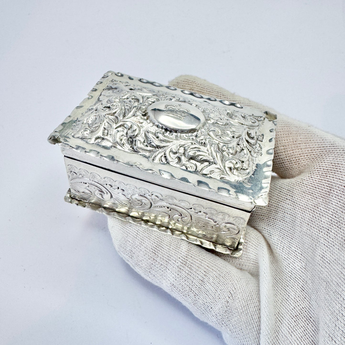 London 1888. Antique Victorian Sterling Silver Table Match Box.