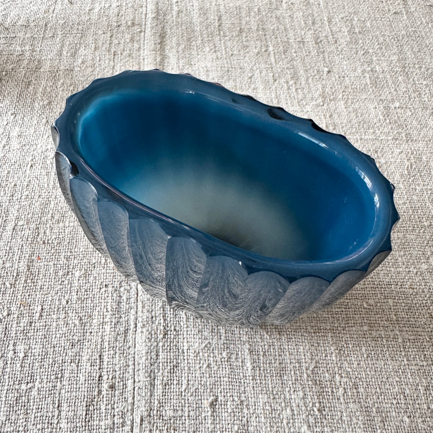 Vicke Lindstrand for Kosta, Sweden 1950s. Blu Glass Vase.